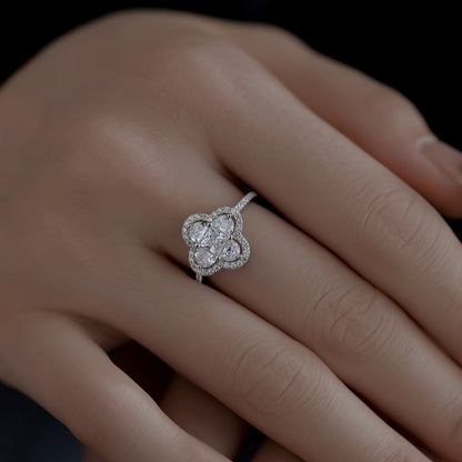 [Amore Jewelry]Luxurious Eternity Flower Shape Banquet Ring