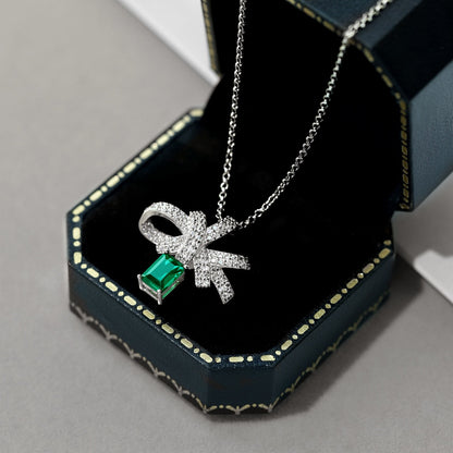 [Amore Jewelry]Luxurious Flower Shape Emerald Cut Necklace