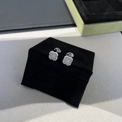 [Amore Jewelry]CLOVER MINI DIAMOND STUD EARRINGS